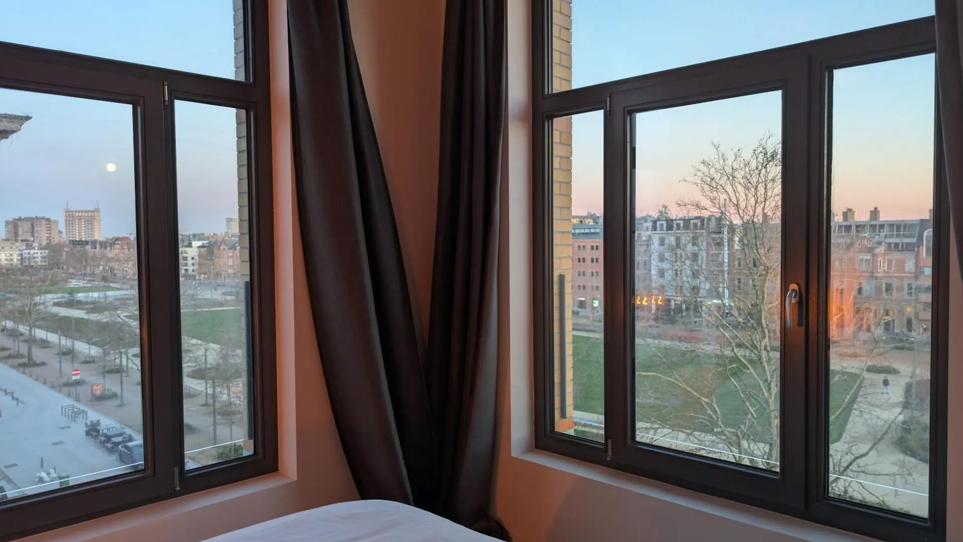 Luxury Duplex Suite 2-Story Antwerp 0*,